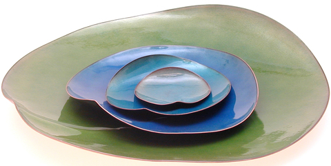 Four_lily_plates_stacked_main