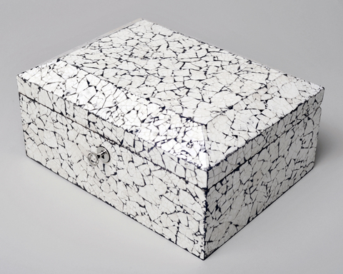 H1-05_jewellery_box_in_cracked_eggshell__medium_1_main