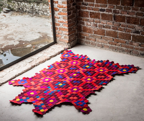 Huichol_rug_medium_small3_main