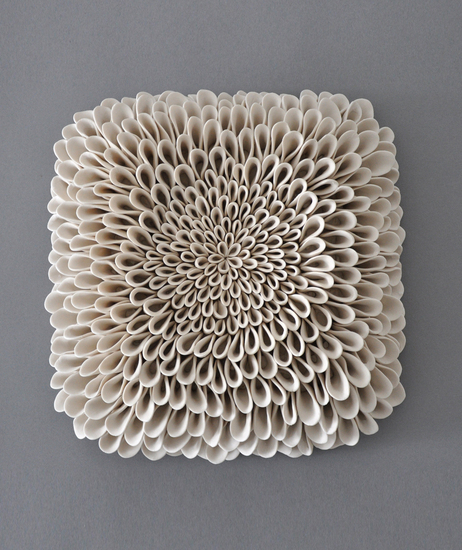 Dahlia_large_luxe_tile_main